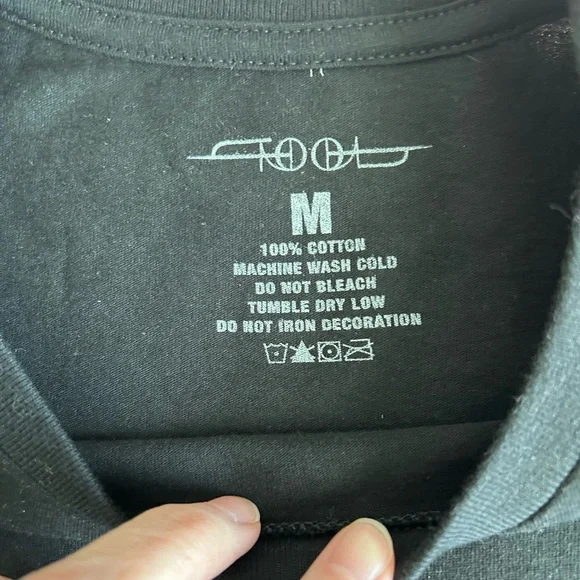 Black Graphic T-shirt - Picture 3 of 4